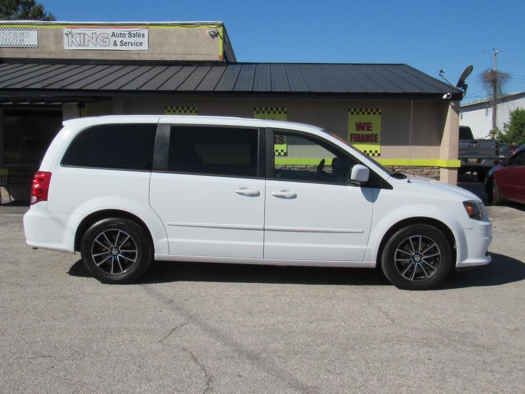 2015 Dodge Grand Caravan R/T's photo