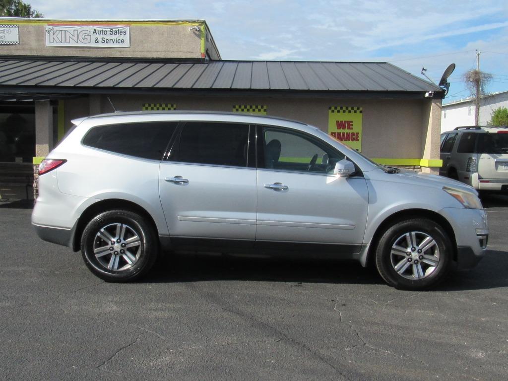 2017 Chevrolet Traverse 2LT's photo