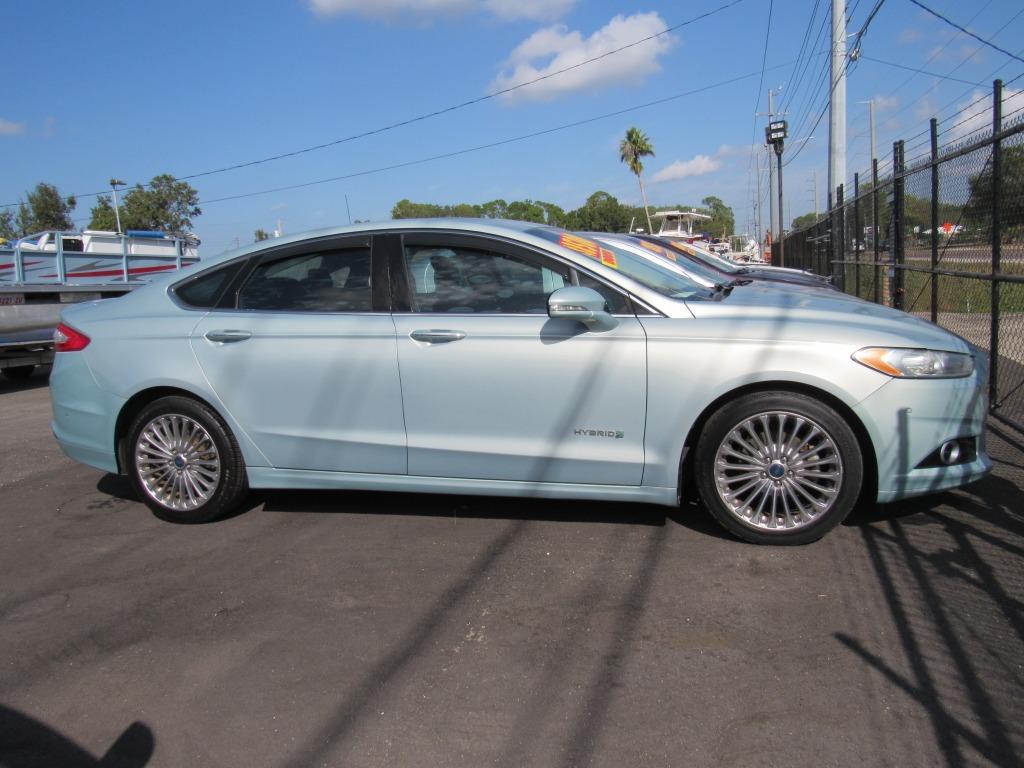 2013 Ford Fusion Titanium's photo
