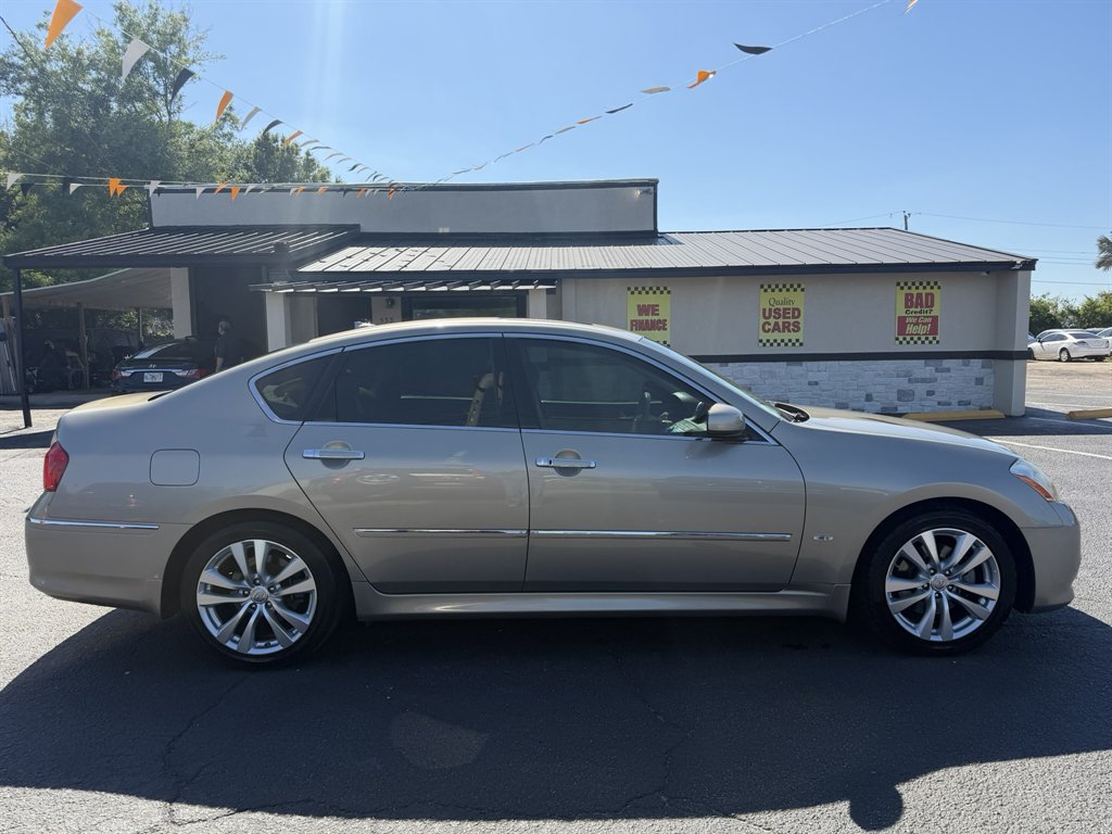 2009 INFINITI M 35's photo